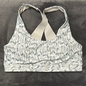 Old Navy Active Cross-Back Sports Bra